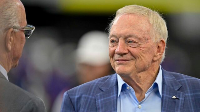 Cowboys Jerry Jones diskutuje o zmluve Micah Parsons s Foxom a priateľmi



