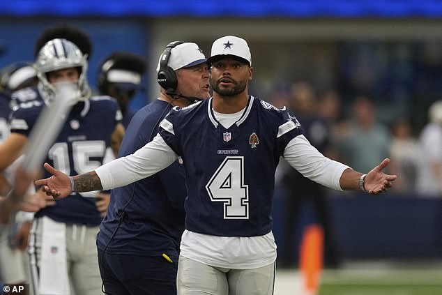 Cowboys Quarter Dak Prescott je fanúšikovia NFL nemilosrdne zosmiešňovali odvážnu Fanúšikovia NFL Vnútorné domy Dallas Cowboys quarterback Dak Prescott pre jeho odvážnu predpoveď