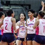 Jema Galanza a Creamline Cool Smashers počas víťazstva nad Zus Coffee Thunderbelles v PVL Invitational.