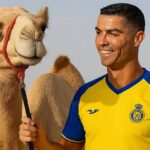 Cristiano Ronaldo dostáva ťavu ako darčekový dar, pretože Saudská Arábia robí veci inak