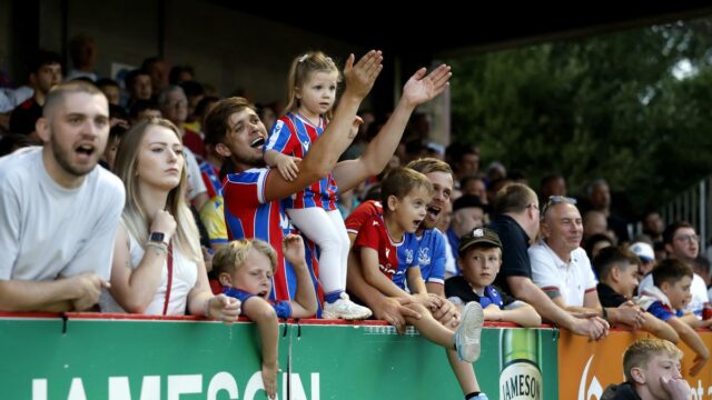 Crystal Palace War Demotion Európska liga, prevody pred tým, ako komunitný štít sa stretáva proti Liverpoolu

