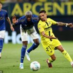 Crystal Palace vyšetruje dohodu o Jeremy Pino (vpravo), záložníka, ktorý útočí na Villareal