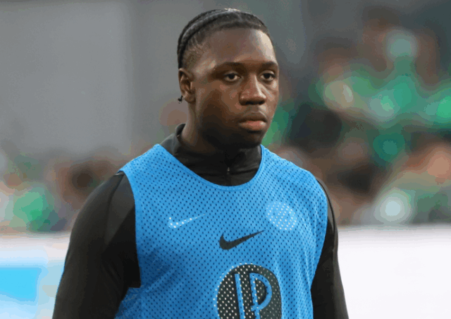 Crystal Royal Residence Dostaňte sa na 27 miliónov EUR na autorizáciu Toulouse Centre-Back Jaydee Canot 

