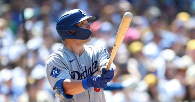 Dalton Rushing a Freddie Freeman Power Dodgers okolo Padres 

