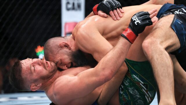 Daniel Cormier kritiky Dricus du Plessis na prípravu na Khamzat Chmaev



