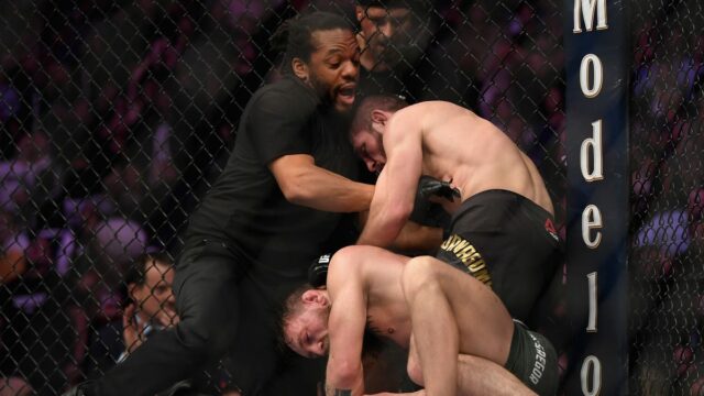 Daniel Cormier objasňuje Khabibov posmrtenie pre Conora McGregora 

