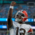 Debut NFL Sherdeur Sanders posiela sociálne médiá do hnevu