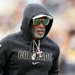 Deion Sands zakazuje mikiny a snímky v Colorado School Dress Code