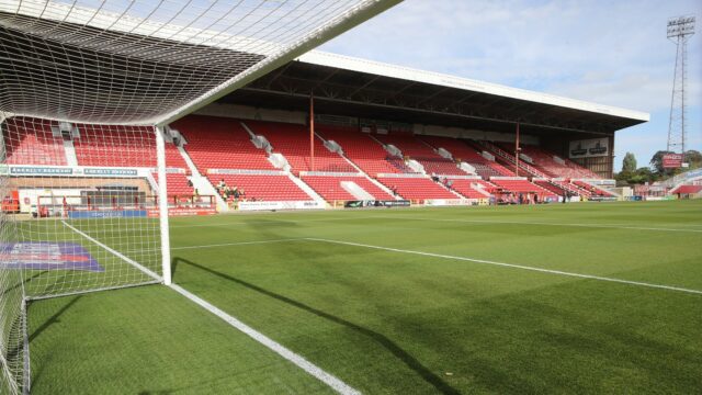 Ian Holloway bude v Swindon Dugout pre svoju prvú domácu hru