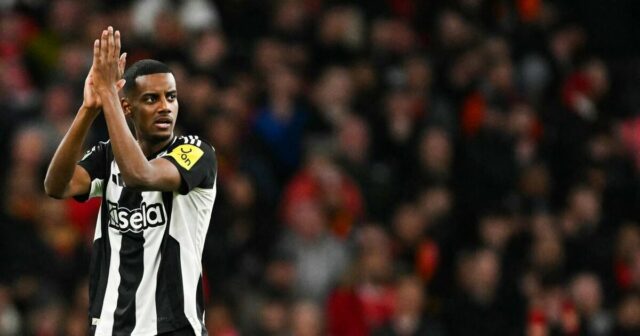 Eddie Hov, namontovaný na Alexander Isakam, hovorí, keď sa Newcastle posunie vpred s plánom prevodu | Futbalový šport

