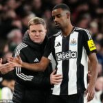 Eddie Howe, hráči, ktorí chcú byť v klube iba v Newcastle v tejto sezóne, hovoria, že chcú
