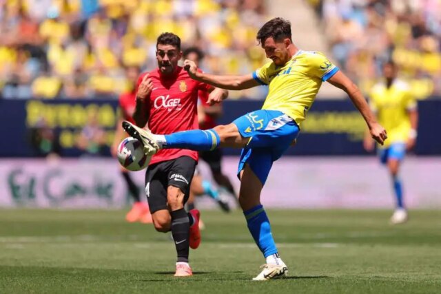 Elche súhlasí s dohodou pre obrancu Cádiz

