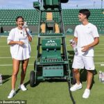 Emma Raducanu a Carlos Alcaraz majú v utorok spárovať na US Open