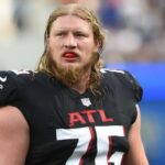Falcons 'Kaleb McGary, aby vynechal „podstatný čas“ so zranením