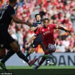 Rio Ngumoha otvoril svoj gól proti atletickému klubu Liverpoolu.