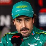 Fernando Alonso stanovuje rekord o účasti Adriana Neweyho v roku 2025 F1 Aston Martin