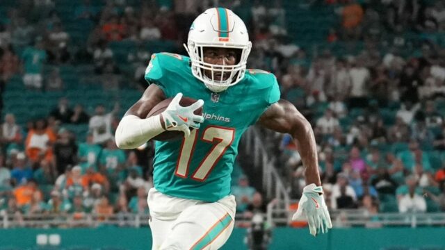 Field Yates 'Fantasy Football Obľúbený - Jaylen Waddle a Trevey Henderson sú populárnymi cieľmi pre koncepty



