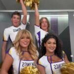 Blaze Shiek a Louie Conn tancovali v rovnakej kúpeľni ako ich kolegyne v novom videu zo skupiny Cheeleading Group Minnesota Vikings