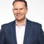Tony Jones (na obrázku) vzal drzý prstom na bývalej deviatej kolegu Kane Cornes
