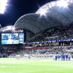 Búrka niesla krajinu namiesto recepcie predtým, ako hrali Brisbane v prvom zápase NRL v NRL -SI vo štvrtok a rozhodli sa ju hrať na veľkej obrazovke (na obrázku) namiesto