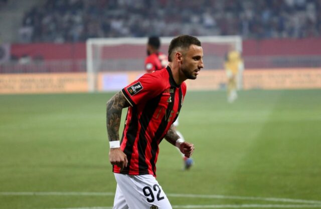Franck Haise potvrdil, že Jonathan Clauss, cieľ OGC Nice Bayer Leverkusen, chce opustiť spoločnosť.



