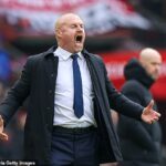Sean Dyche sa vo štvrtok stretával viac ako prekvapujúce vystúpenie na celebritách E4