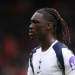 Galatasaray obklopuje zľavu pre Tottenham's Yves Bissouma