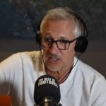 Gary Lineker, bývalý zhodník denného moderátora, Lashes pri televíznych zmenách, ktoré hovorí, že ho vedie k šialenstvu