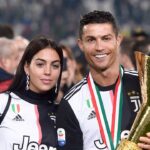 Georgina Rodriguez predvádza Cristiana Ronalda s masívnym zásnubným prsteňom