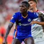 Getafe Head of State zachytená ako Christantus Uche do Wolves Legend sa odohráva
