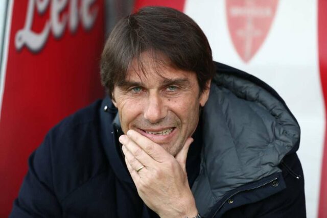 Girona Stella na okraji prevodu do Neapol Antonio Conte

