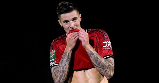 Guy Utd Celebrity prakticky vydrží prácu sebazničenia a skrytý za jeho spoluhráčmi | Futbal | Športová aktivita 

