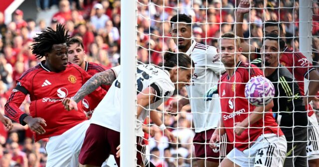 Hodnotenia hráčov Man Utd a Arsenal: Ace Gunners 'trpí porážkou Man United Stars.



