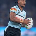 Siona Katoa sa vyvinula v Sydney West s priateľmi, ktorí hrajú basketbal tým, že hrali svoje športové zručnosti pred tým, ako dostane zmluvu o noll s Cronulla Sharks