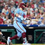 Informácie MLB: Phillies 'Kyle Schwarber sa stane 21. hráčom, ktorý štrajkuje 4 homárov vo videohre