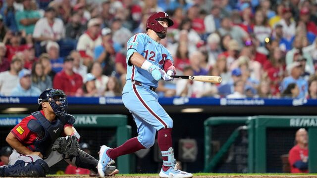 Informácie MLB: Phillies 'Kyle Schwarber sa stane 21. hráčom, ktorý štrajkuje 4 homárov vo videohre 

