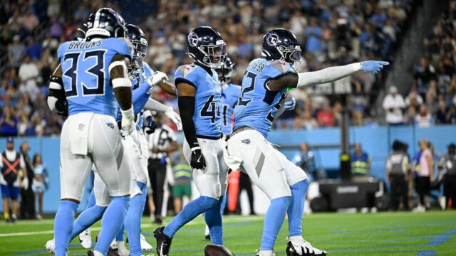 Informácie o NFL: Dospelý hračky vyhodený na plochu v videohre Titans-Vikings Preseason 

