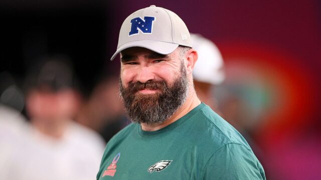 Informácie o NFL: Jason Kelce chváli Travis, Taylor Swift pri Informácie o NFL: Jason Kelce chváli Travis, Taylor Swift pri interakcii