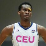 UAAP Up Fighting Maroons Prijíma Izrael piatok zomrie