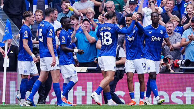 Jack Grealish prekvitá v Evertone Limelight, keď Brighton robí podstatný roz svet 


