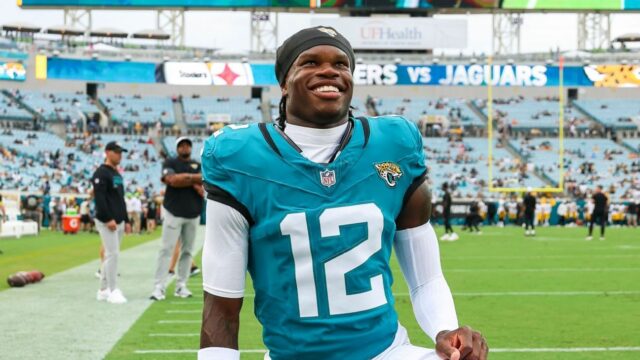 Jaguars 'Travis Seeker a manžel, Leanna, zavádza narodenie dieťaťa 


