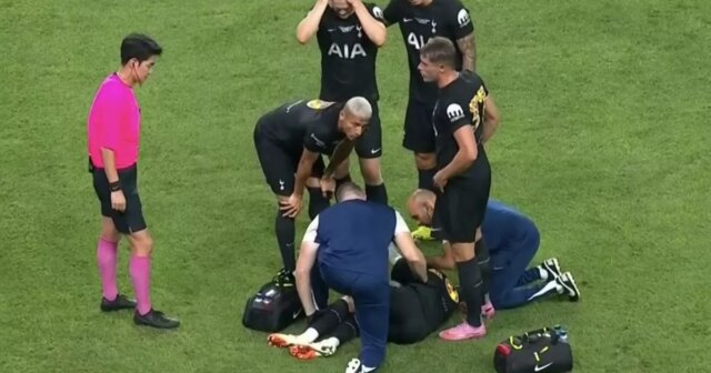 James Maddison en larmes avec une blessure d'horreur alors que les joueurs désemparés des Spurs détournent le regard

