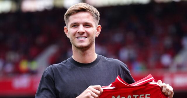 James McAtee podpísanie pre Nottingham Forest, pričom hanbený bývalý agent uväznil 9 rokov



