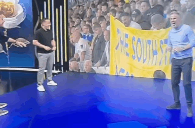Carragher bol v stehoch po tom, čo Neville bol nepríjemný okamih v televízii