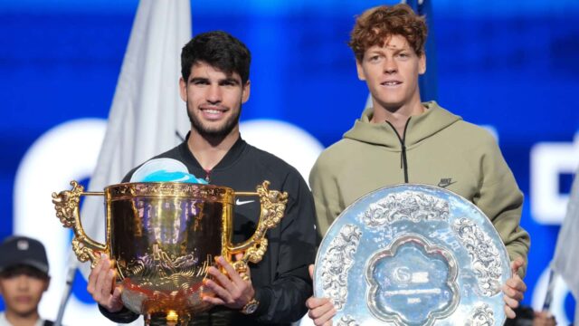 Jannik Sinner a Carlos Alcaraz vyberajú rôzne cesty pre Ázijskú obratu 

