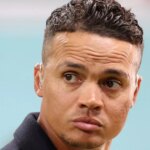 Jermaine Jenas affirme que la BBC `` a enlevé ma vie '' après avoir licencié sur des textes inappropriés