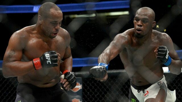 Jon Jones roztrhá svojho bývalého súpera, ktorý ho opustil z Mma Mount Rushmore



