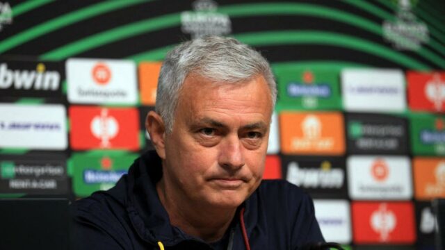 Jose Mourinho sa stáva vzrušujúcim, keď hovorí o bývalom hráči a kapitáne Jorge Costa

