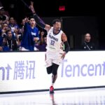 Justin Brownlee od Gilas Pilipinas počas hry proti Novému Zélandu v Fiba Asia Cup 2025.
