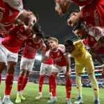 Hongkong, Čína - 31. júla: Hráči Arsenalu reagujú po priateľskom zápase pred sezónou medzi Arsenalom a Tottenham Hotspur v Kai, vďaka športovému parku 31. júla 2025 v Hongkongu v Číne. (Fotografie Qin Zhicheng/VCG prostredníctvom Getty Images)